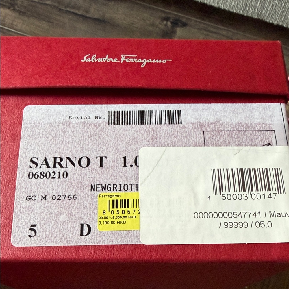 Salvatore Ferragamo Sarno T Flat - Picture 4 of 4